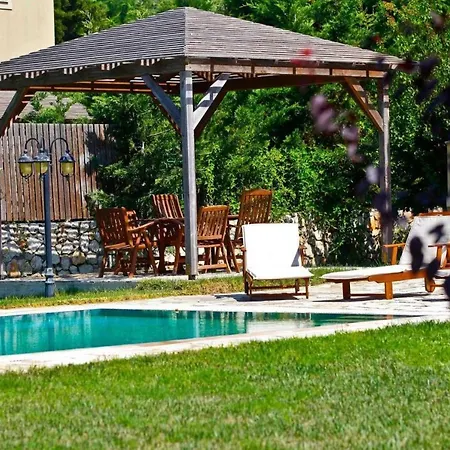 Villa Sarlatta Sea View *
